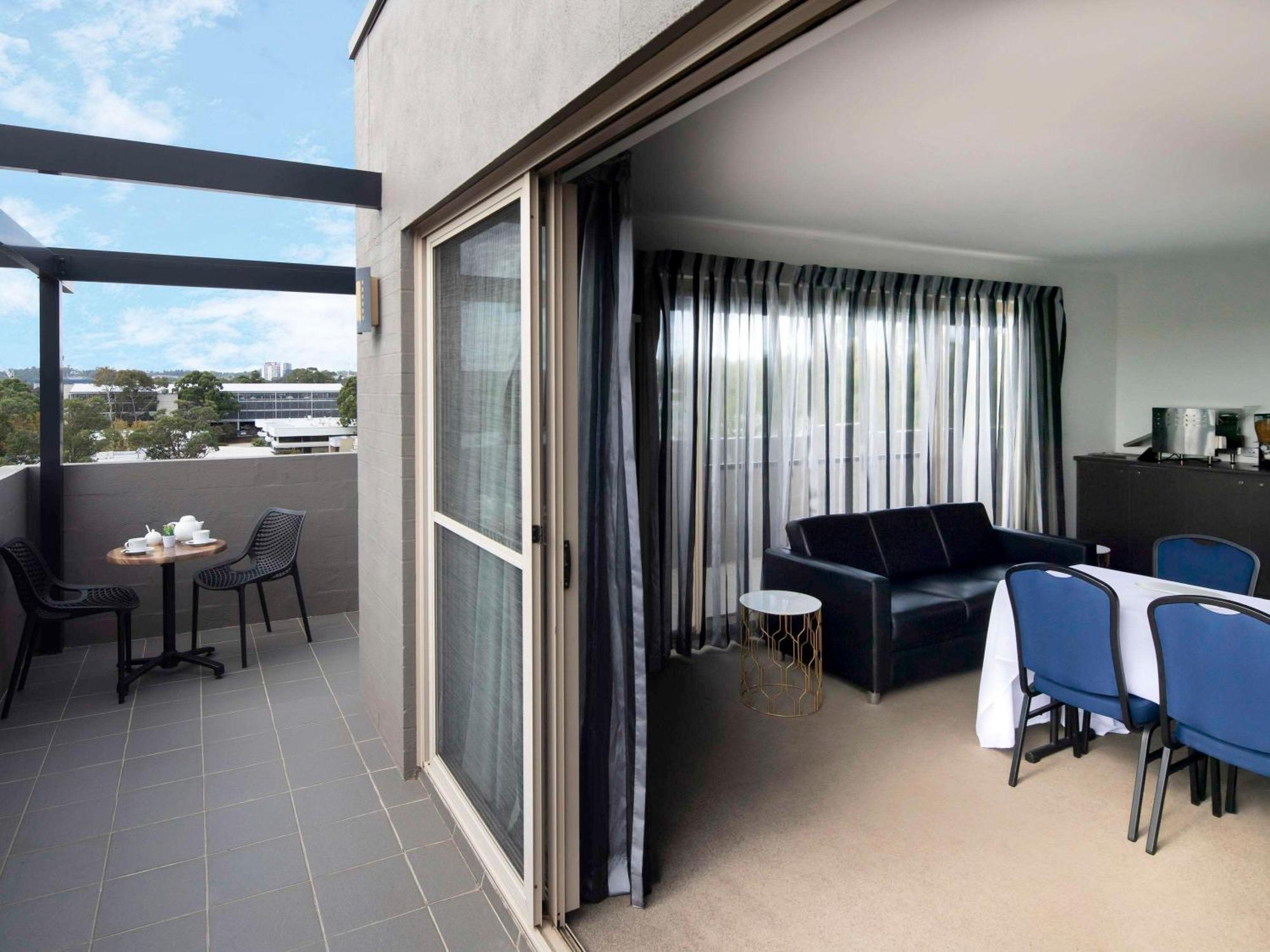 Mantra Castle Hill Sydney, An Accor Hotel Exteriör bild